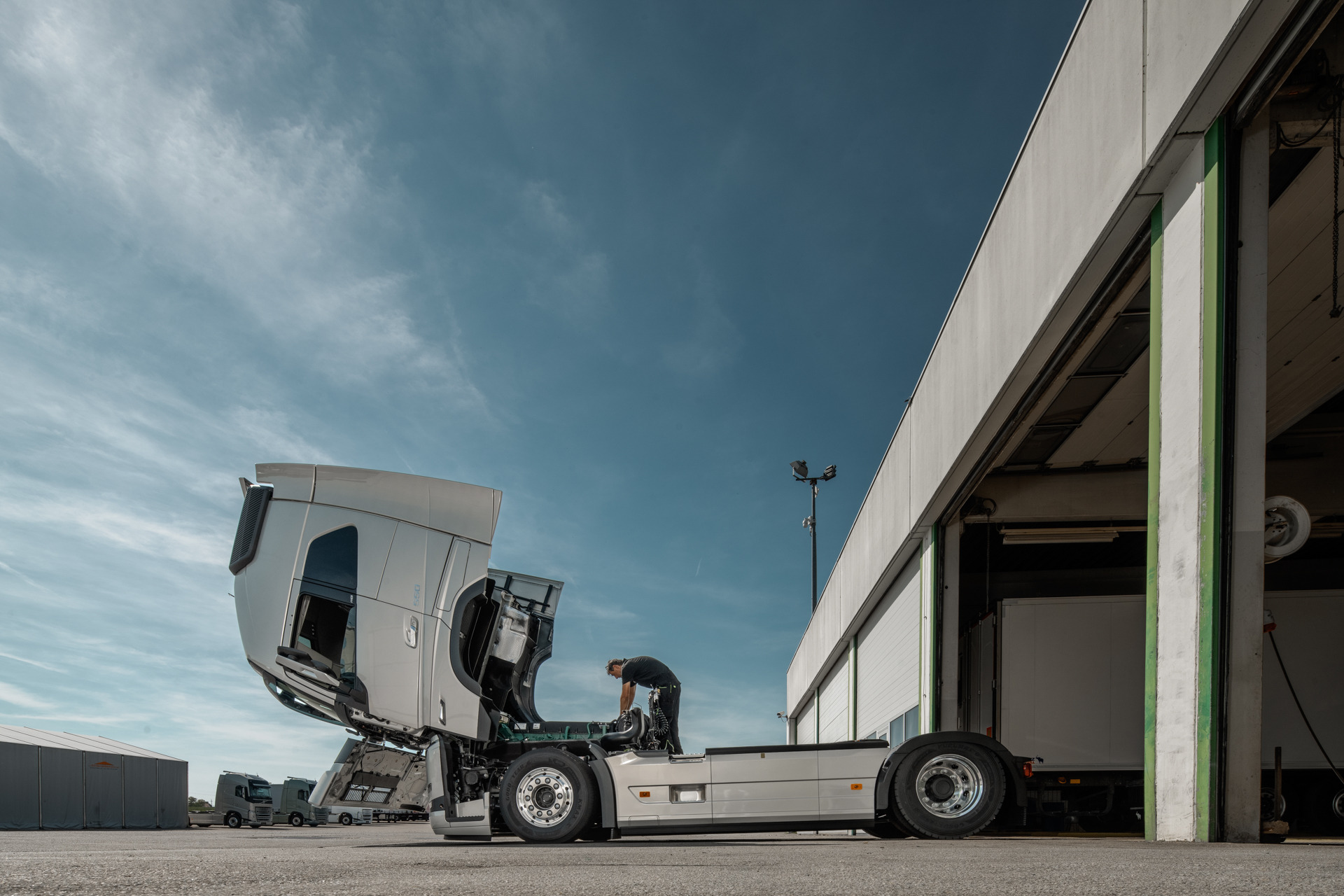 STARENT Truck & Trailer GmbH - Полуприцепы D-TEC undefined: фото 2