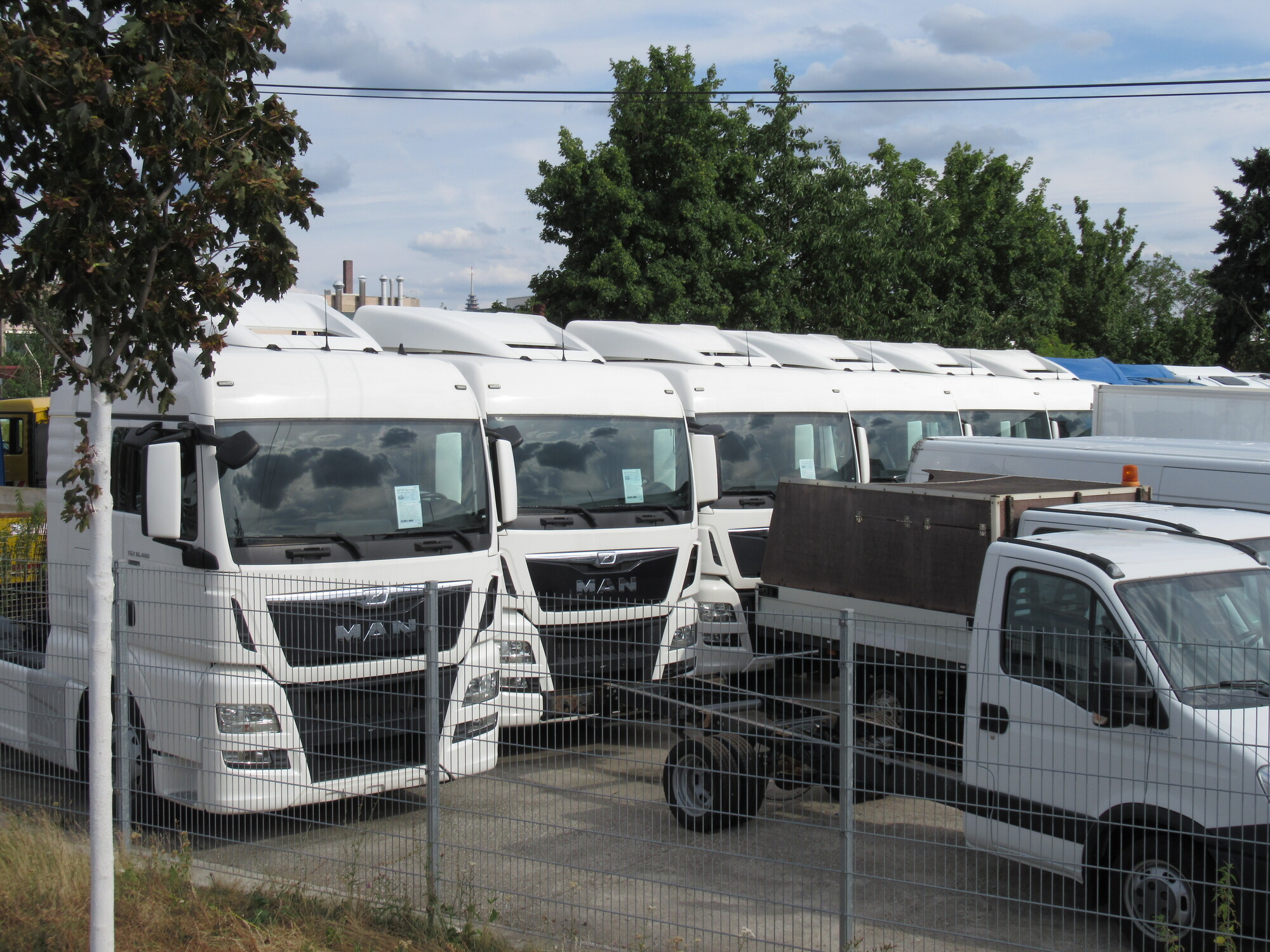 AutoStratis - Фургоны IVECO - Euro 6, дизель, Гидроборт undefined: фото 1