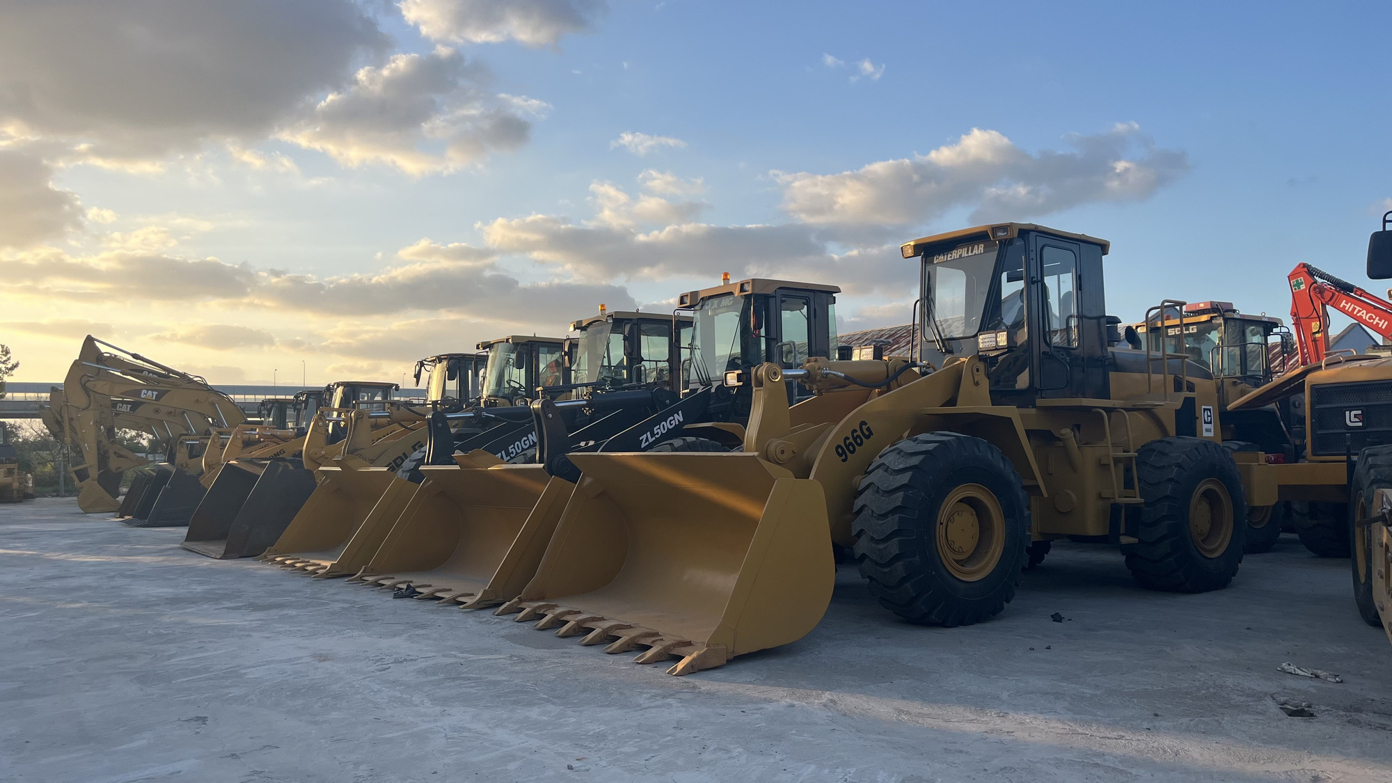 Sunight Development Company Limited - Грузовики undefined: фото 20