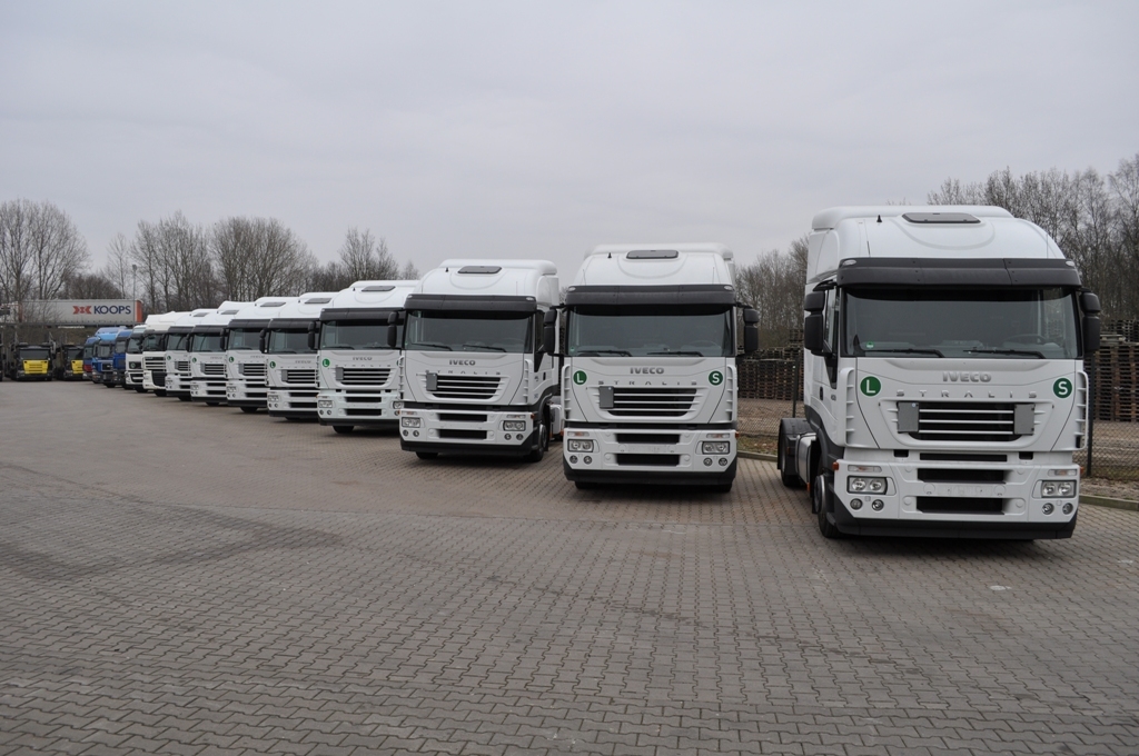 A1-Truck GmbH - Грузовики MITSUBISHI - 4х2, Гидроборт undefined: фото 1