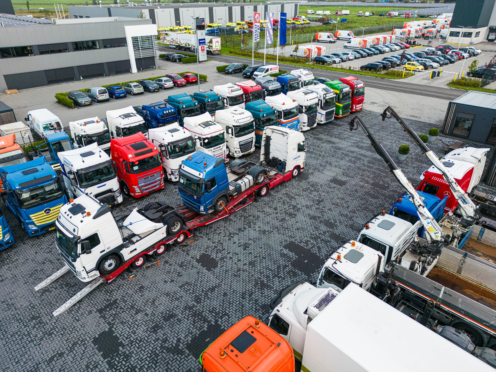 LVS Used TRUCKS - Грузовики - Год: 2016 undefined: фото 3