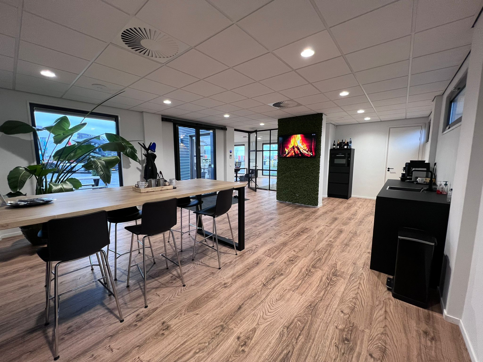 LVS Used TRUCKS - Грузовики - Год: 2016 undefined: фото 4