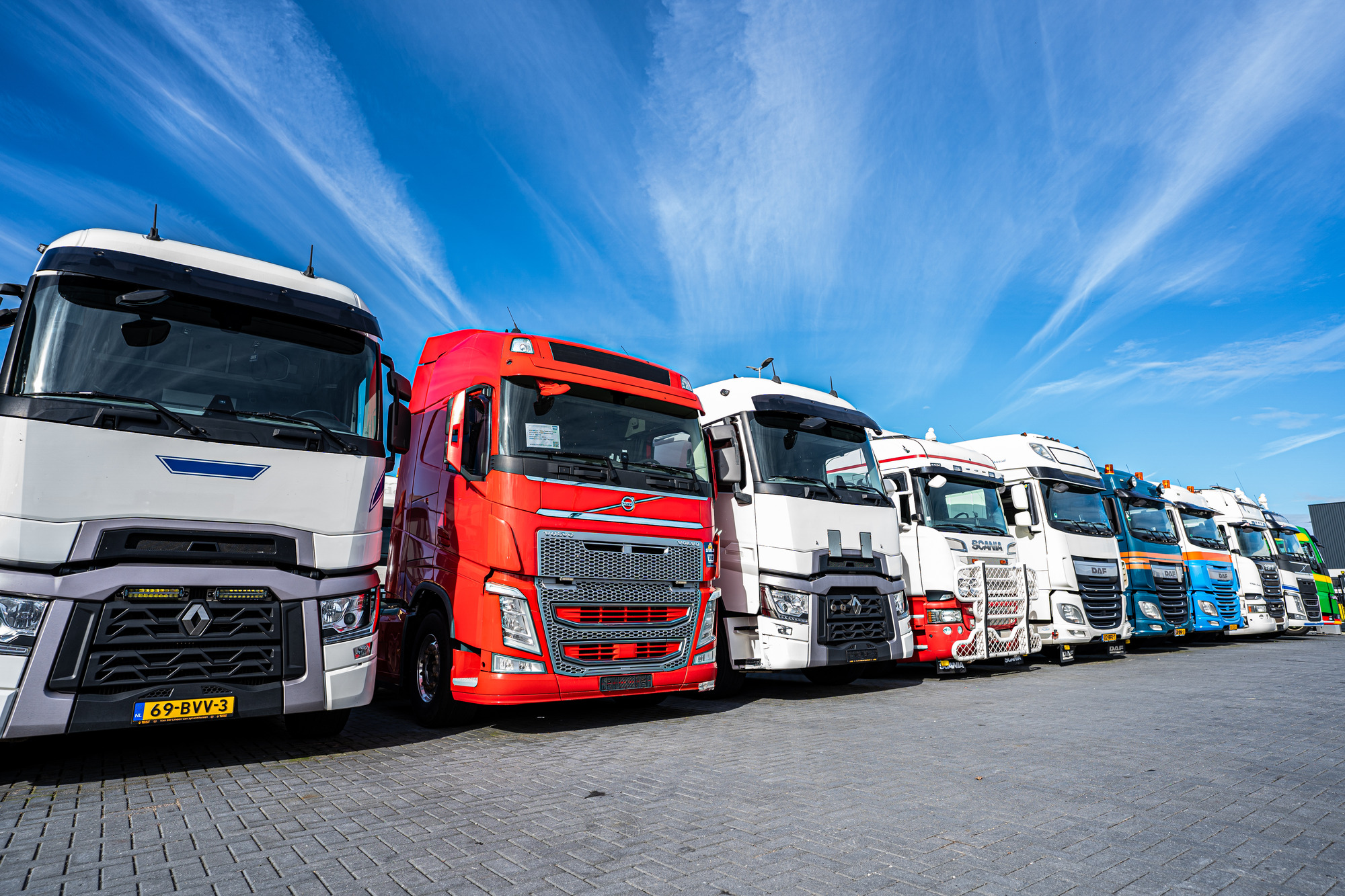 LVS Used TRUCKS - Грузовики - Год: 2016 undefined: фото 1