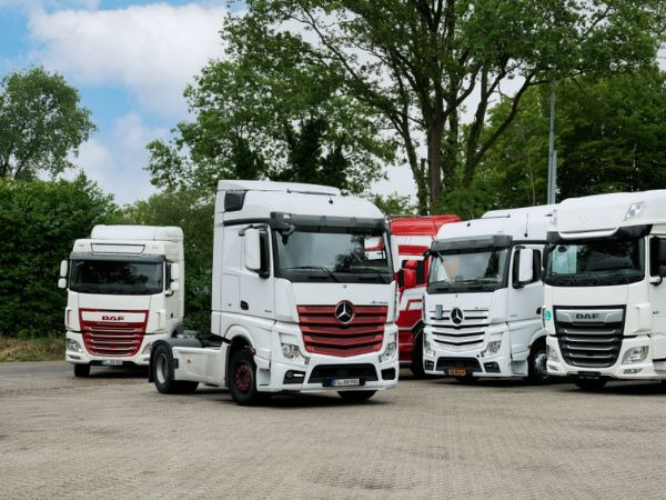 Hesselink Trucks B.V. - Грузовики undefined: фото 2