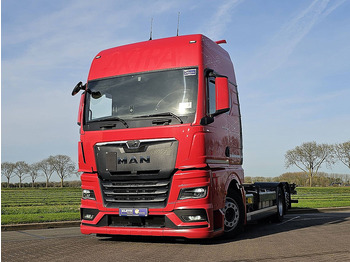 Грузовик-контейнеровоз/ Сменный кузов MAN TGX 26.510