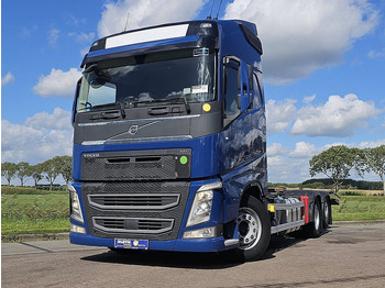 Грузовик-контейнеровоз/ Сменный кузов VOLVO FH 540