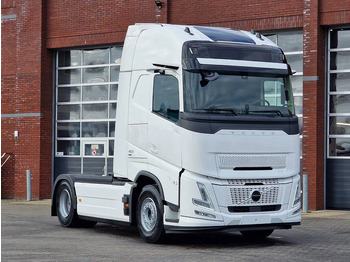Тягач VOLVO FH13 500