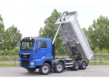 Самосвал MAN TGS 35.500