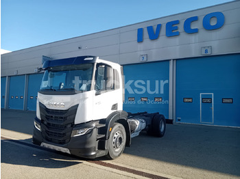 Грузовик-шасси IVECO X-WAY