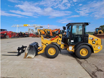 Колёсный погрузчик CATERPILLAR 906