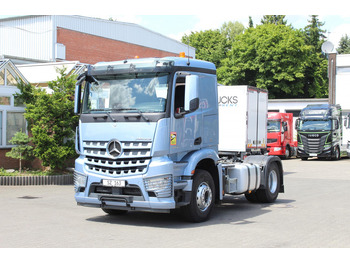 : фото в шапке страницы