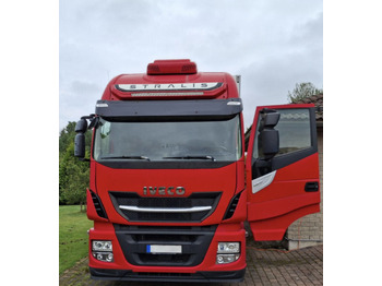 Грузовик с закрытым кузовом IVECO Stralis