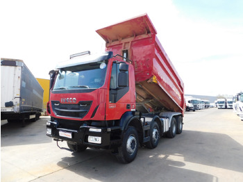 Самосвал IVECO Trakker