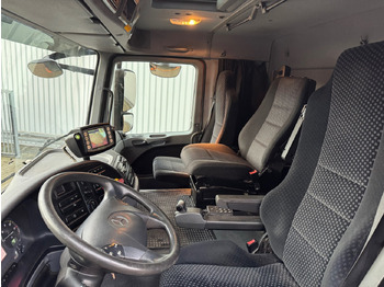 Фото интерьера 1: Mercedes-Benz Actros 2641/48 L 6x4 Actros 2641/48 L 6x4 в лизинг Mercedes-Benz Actros 2641/48 L 6x4 Actros 2641/48 L 6x4