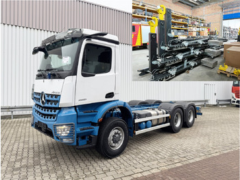 Крюковой мультилифт MERCEDES-BENZ Arocs 2651