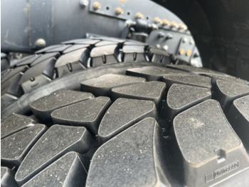 Тягач FH16 750 8x4 FH16 750 8x4, Retarder, Globetrotter, Vorlauflift/-lenk, Schwerlast 180T: фото 3