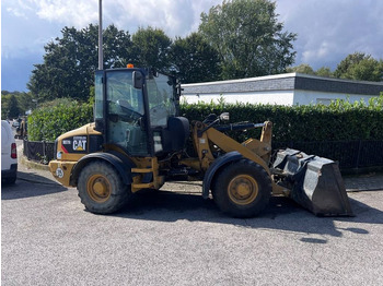 Колёсный погрузчик CATERPILLAR