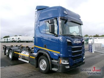 Грузовик-контейнеровоз/ Сменный кузов SCANIA R 410