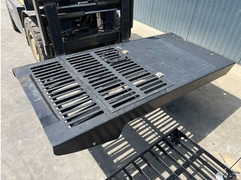 Кабина и интерьер CATERPILLAR