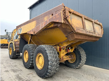 Сочленённый самосвал Cat 730: фото 3 Сочленённый самосвал Cat 730: фото 3