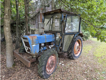 Трактор FORD