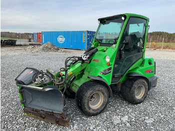 Колёсный погрузчик AVANT