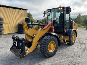 Колёсный погрузчик CATERPILLAR 906