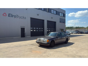 Седан MERCEDES-BENZ