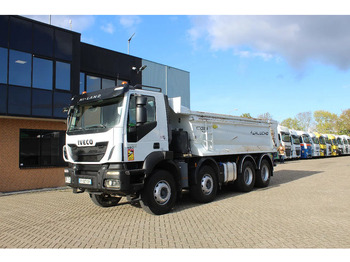 Самосвал IVECO Trakker