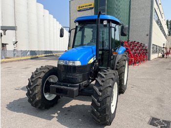 Трактор NEW HOLLAND