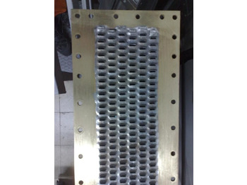 Новый Радиатор RADIATORE NH W 230 76072592: фото 2 Новый Радиатор RADIATORE NH W 230 76072592: фото 2