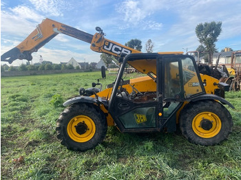 Телескопический погрузчик JCB