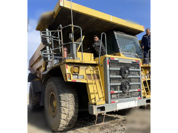Карьерный самосвал KOMATSU HD465