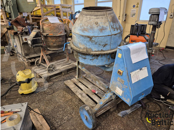 : фото в шапке страницы