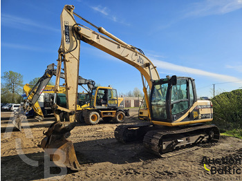 Гусеничный экскаватор JCB JS130