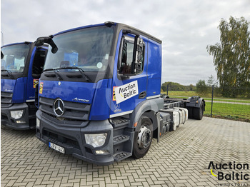 Грузовик-шасси MERCEDES-BENZ Actros 1843