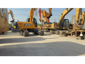 Гусеничный экскаватор JCB