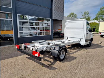 Малотоннажный бортовой грузовик Mercedes-Benz Sprinter 516 CDI Chassis Cabine 4.33 WB GVW 3500 kg Euro 6: фото 2