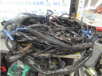 : фото в шапке страницы