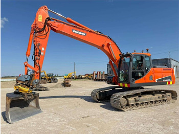 Гусеничный экскаватор DOOSAN DX225LC