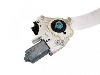 Стекло и запчасти SCANIA