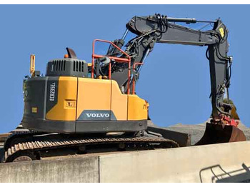 Экскаватор VOLVO ECR235