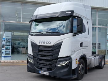 Тягач IVECO