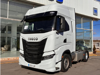 Тягач IVECO