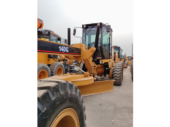 Грейдер CATERPILLAR 140H