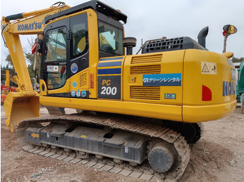 Гусеничный экскаватор KOMATSU PC200-8