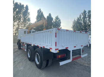 Автоманипулятор SINOTRUK HOWO