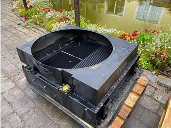 : фото в шапке страницы