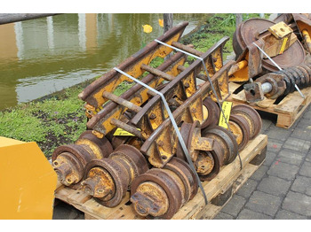 Опорный каток LIEBHERR