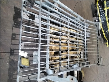 Кабина и интерьер LIEBHERR